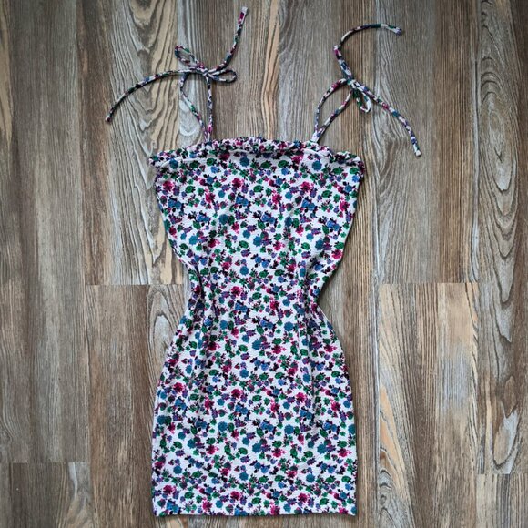 Floral Mini Bodycon Dress | Vero Moda | Size: XS | Tie Spaghetti Staps | NWOT - Picture 1 of 7